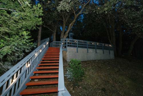 Crestline Luxury All-suite Retreat With Lakeview
