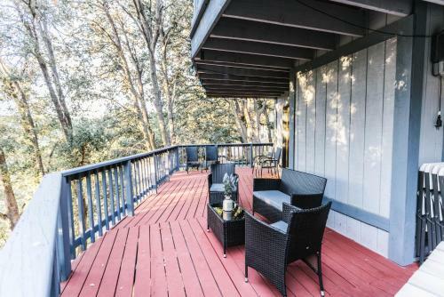 Crestline Luxury All-suite Retreat With Lakeview