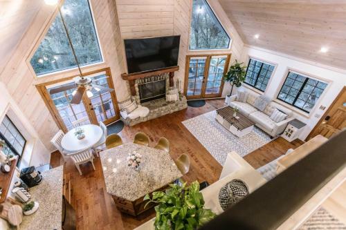 Crestline Luxury All-suite Retreat With Lakeview