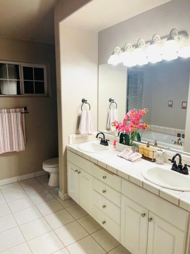 Spacious Master Bedroom With Private Office