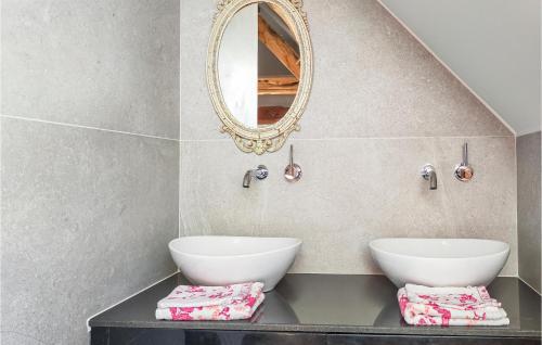 Stunning Home In Knesselare With 3 Bedrooms