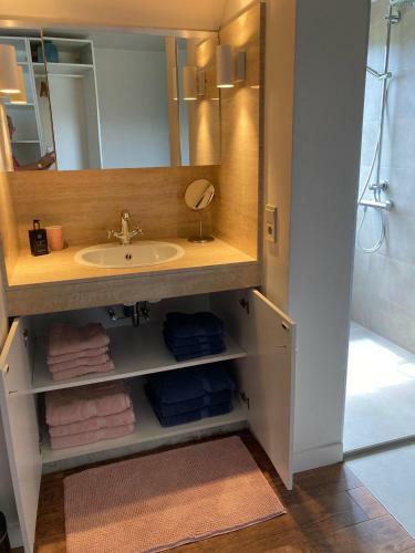 Apartamento Rustig Appartement In Het Groen Met Terras