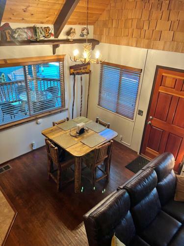 Beautiful Decorated Cabin 7000 Feet Above The Clouds