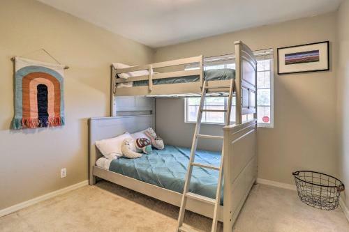 Joshua Tree Escape With Private Yard And Hot Tub!