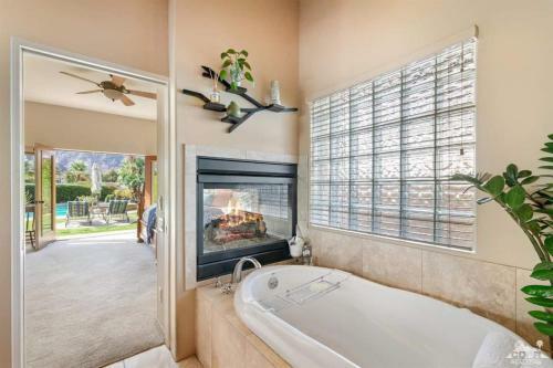 Laquinta Escape