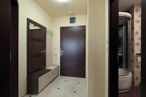 Lovely 1bd Apartment With Pool View In Golden Sands