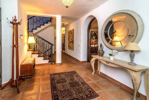 Villa 7 Bedrooms Tropical Castle. Full Privacy. Panoramic Views. Heated Pool