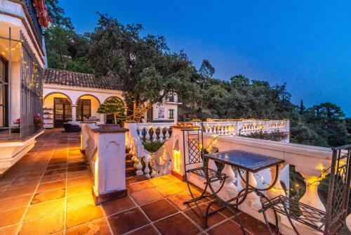 Villa 7 Bedrooms Tropical Castle. Full Privacy. Panoramic Views. Heated Pool