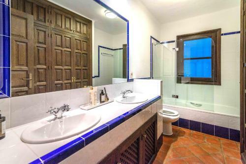 Villa 7 Bedrooms Tropical Castle. Full Privacy. Panoramic Views. Heated Pool