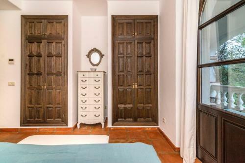 Villa 7 Bedrooms Tropical Castle. Full Privacy. Panoramic Views. Heated Pool