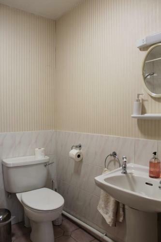 Hostal Holly Lodge Country Guest House