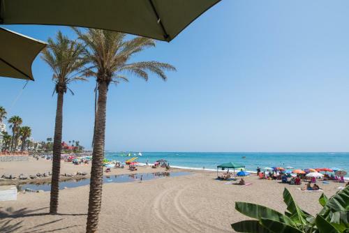 Apartamento Benal Beach Sea Front Holiday Home
