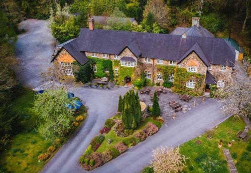 Looking Glass Cottage And Baskerville Retreat Cottage