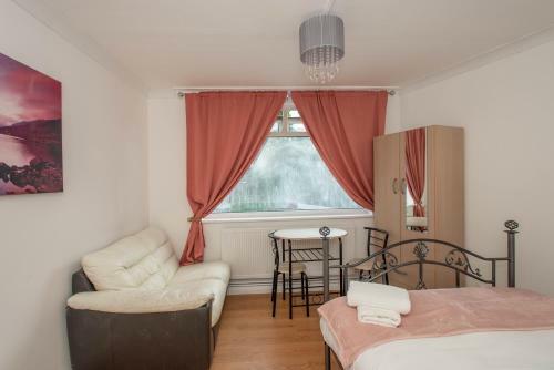 Motel Studio Apartment By Rajmoni Retrearts