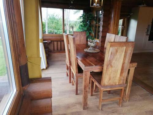 Le Log Cabin 18
