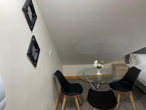 Apartamento City Road Birmingham Studios From Oofy With En-suites
