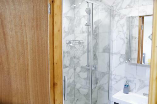 Apartamento City Road Birmingham Studios From Oofy With En-suites