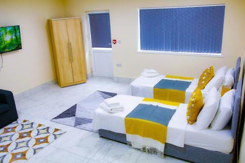Apartamento City Road Birmingham Studios From Oofy With En-suites