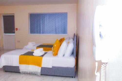 Apartamento City Road Birmingham Studios From Oofy With En-suites
