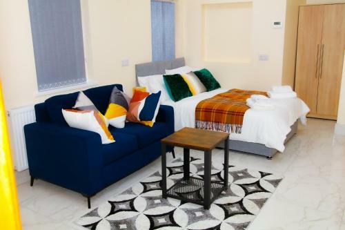 Apartamento City Road Birmingham Studios From Oofy With En-suites