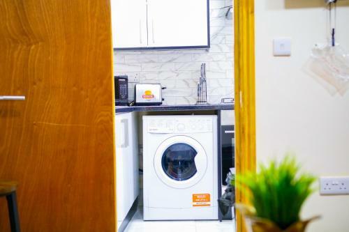 Apartamento City Road Birmingham Studios From Oofy With En-suites