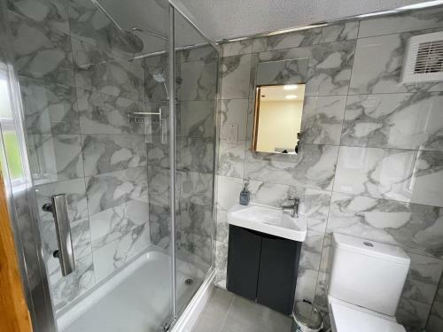 Apartamento City Road Birmingham Studios From Oofy With En-suites