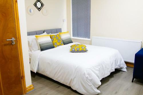 Apartamento City Road Birmingham Studios From Oofy With En-suites