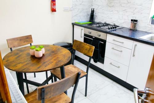 Apartamento City Road Birmingham Studios From Oofy With En-suites