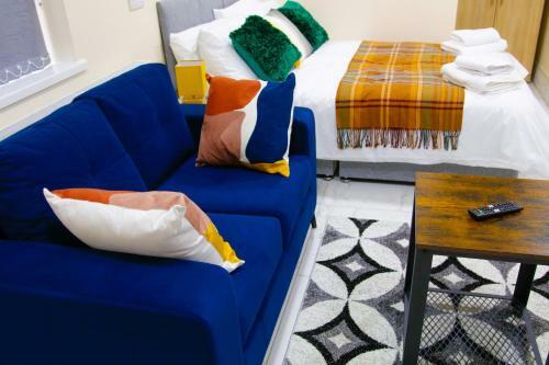 Apartamento City Road Birmingham Studios From Oofy With En-suites