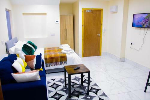 Apartamento City Road Birmingham Studios From Oofy With En-suites