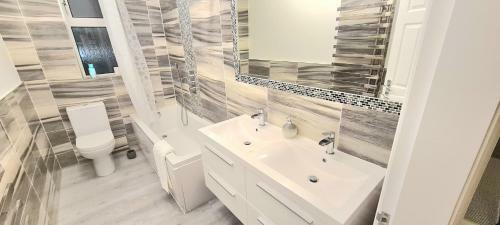 Apartamento Spacious 3 Bedroom Flat Near The Sea