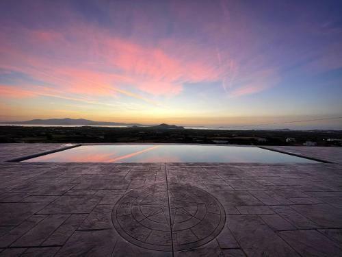 Apartamento Uphill Stoned House With Breathtaking Sunset View.