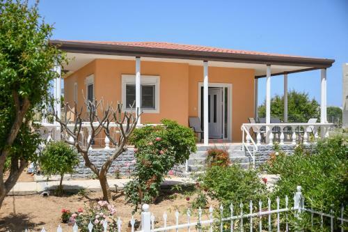 Art Garden House - 500m From The Beach