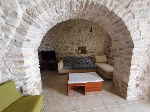 Traditional Medieval Holiday House In Kalamoti