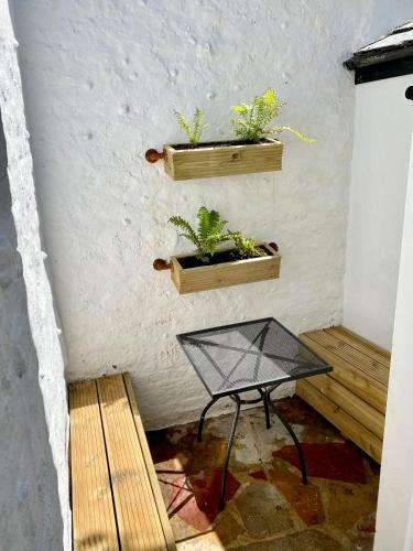 Central Seaside Cottage