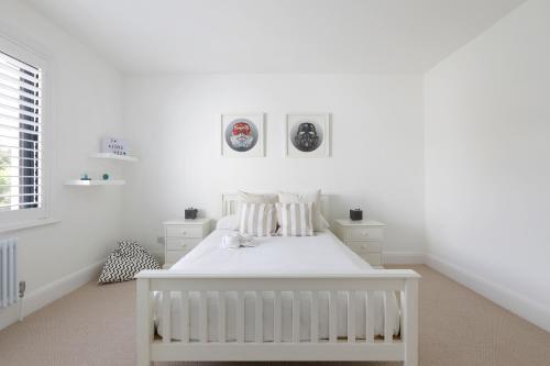 *new* Modern Stylish 4 Bedroom Home With Parking**
