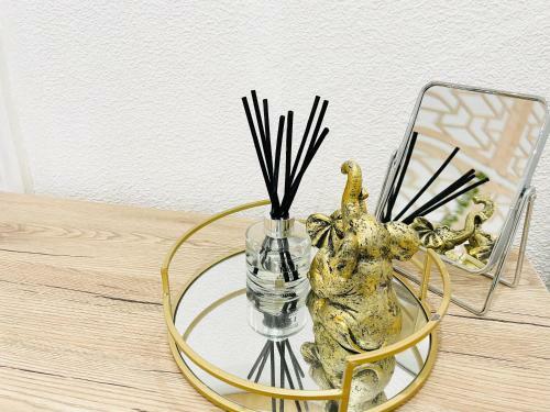 Lovely Estelle Studio Apartment By Citynest