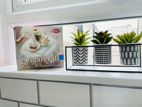 Lovely Estelle Studio Apartment By Citynest