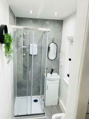Lovely Estelle Studio Apartment By Citynest