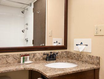 Howard Johnson Plaza Hotel
