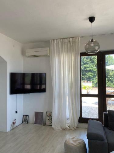 Spacious Apartment With Terrace And Garden And Magnificent View