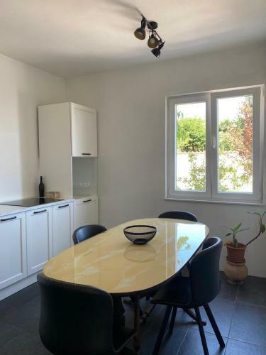 Spacious Apartment With Terrace And Garden And Magnificent View