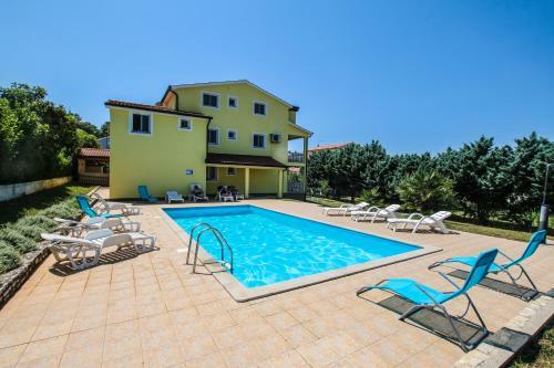Apartments Mugeba
