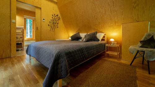 Forest House Stella - A Frame Cabin