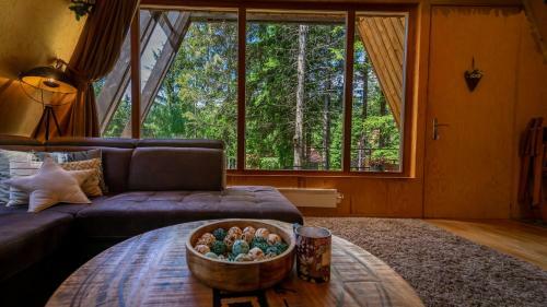Forest House Stella - A Frame Cabin