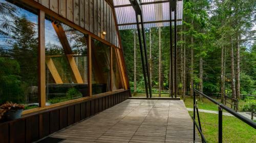 Forest House Stella - A Frame Cabin