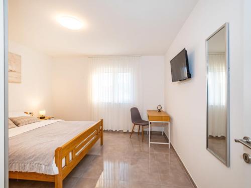Apartment Ilux-2
