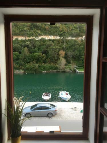 Seafront Apartment Riva