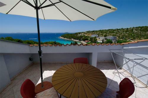 Apartamento Murter-slanica Beach Sea & Sunset View