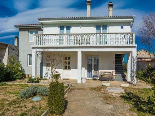 Tranquil Apartment In Podlug With Balcony And Garden